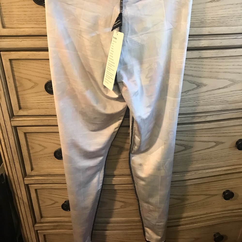 black milk Woman In Red Leggings L New with tags - Picture 4 of 5